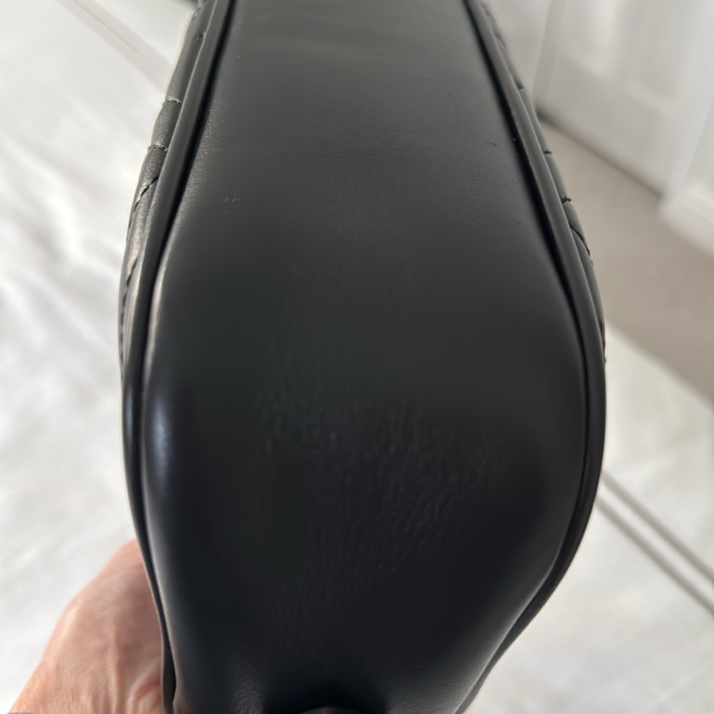 Gucci Marmont Small Camera Bag - Picture 5 of 10